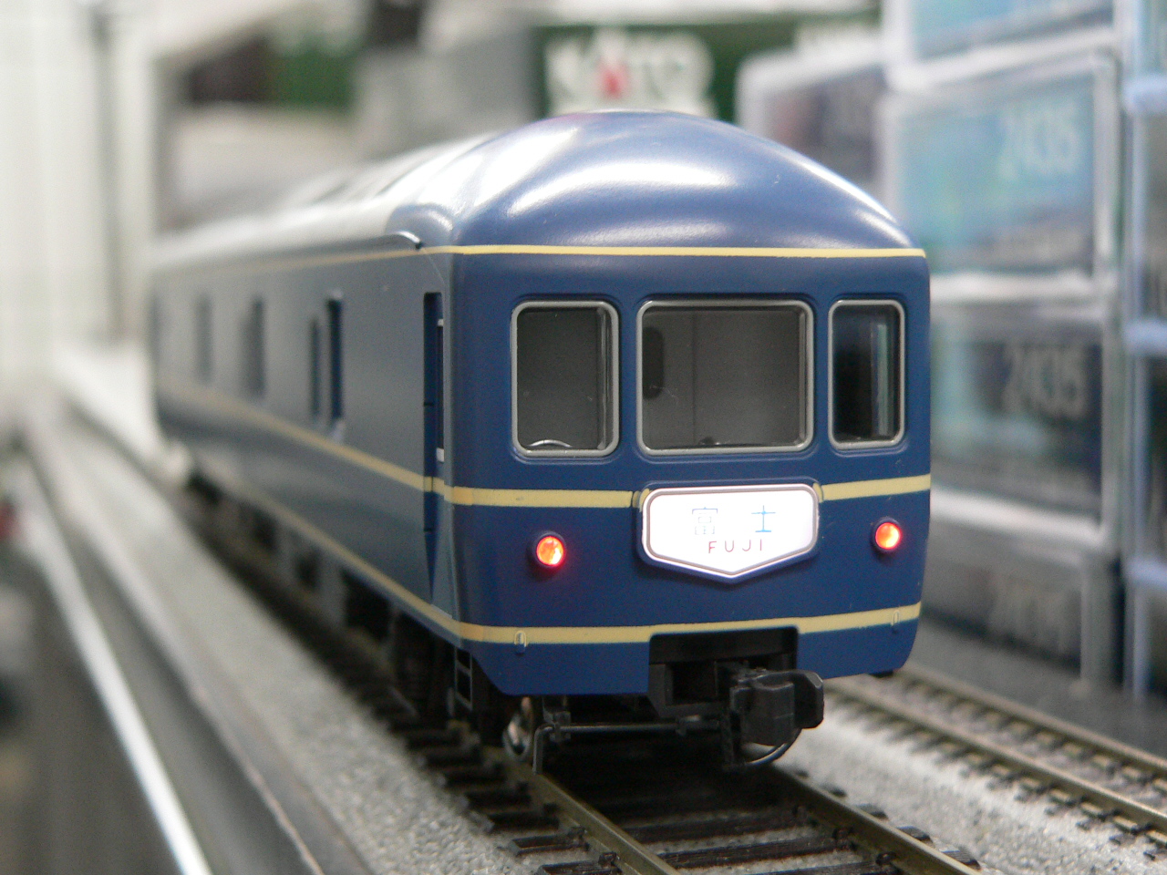 カトー製HOゲージ、20系客車を白色LED化しました。: もけいや