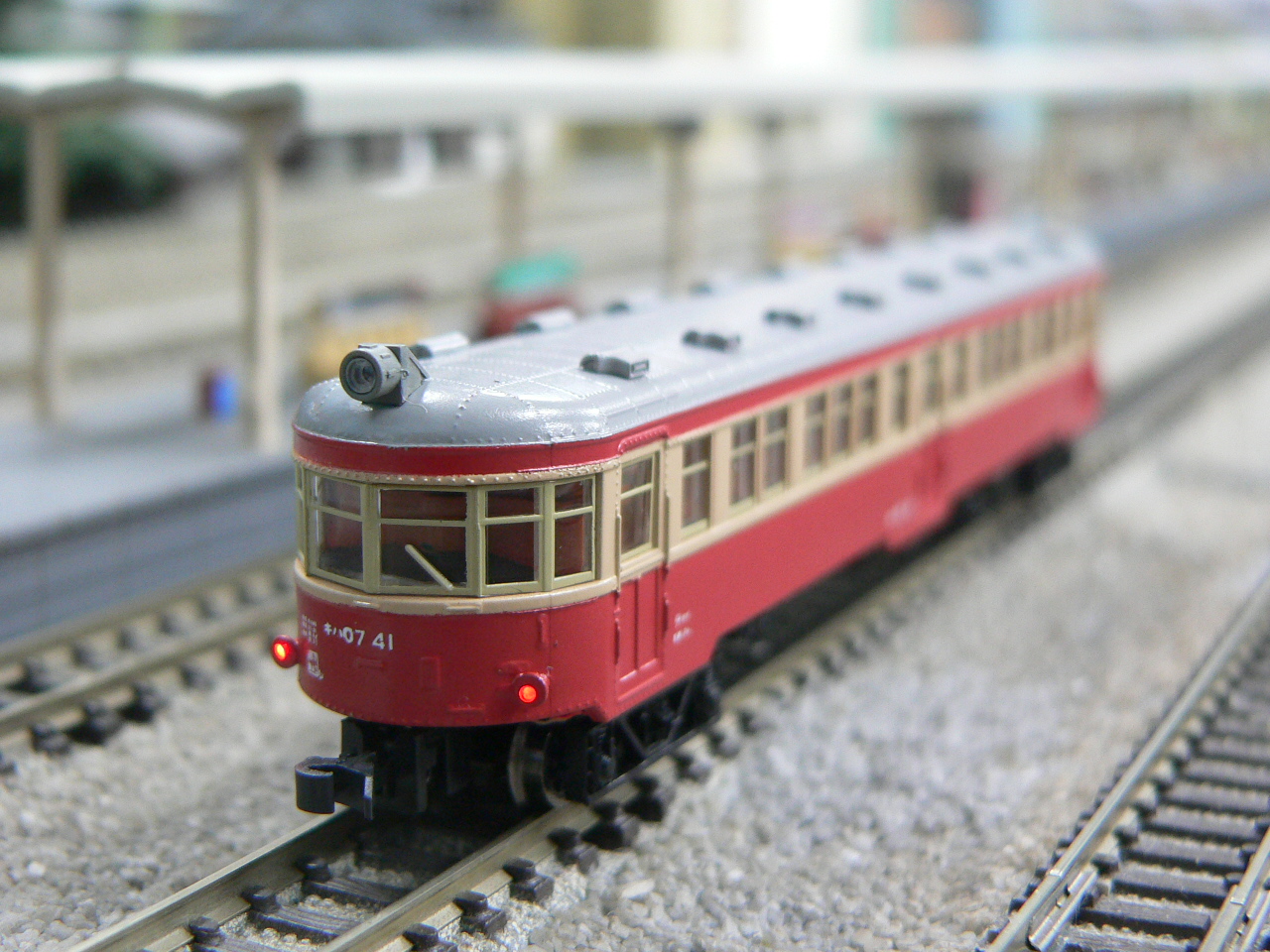 マイクロエースのキハ42500を塗り替えて、キハ07初期車をつくっ