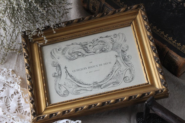 小ぶりなサイズのゴールドフレーム（額） フランスアンティーク