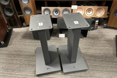 新宿本店】KEF 大型ブックシェルフスピーカー用スタンドをご紹介です