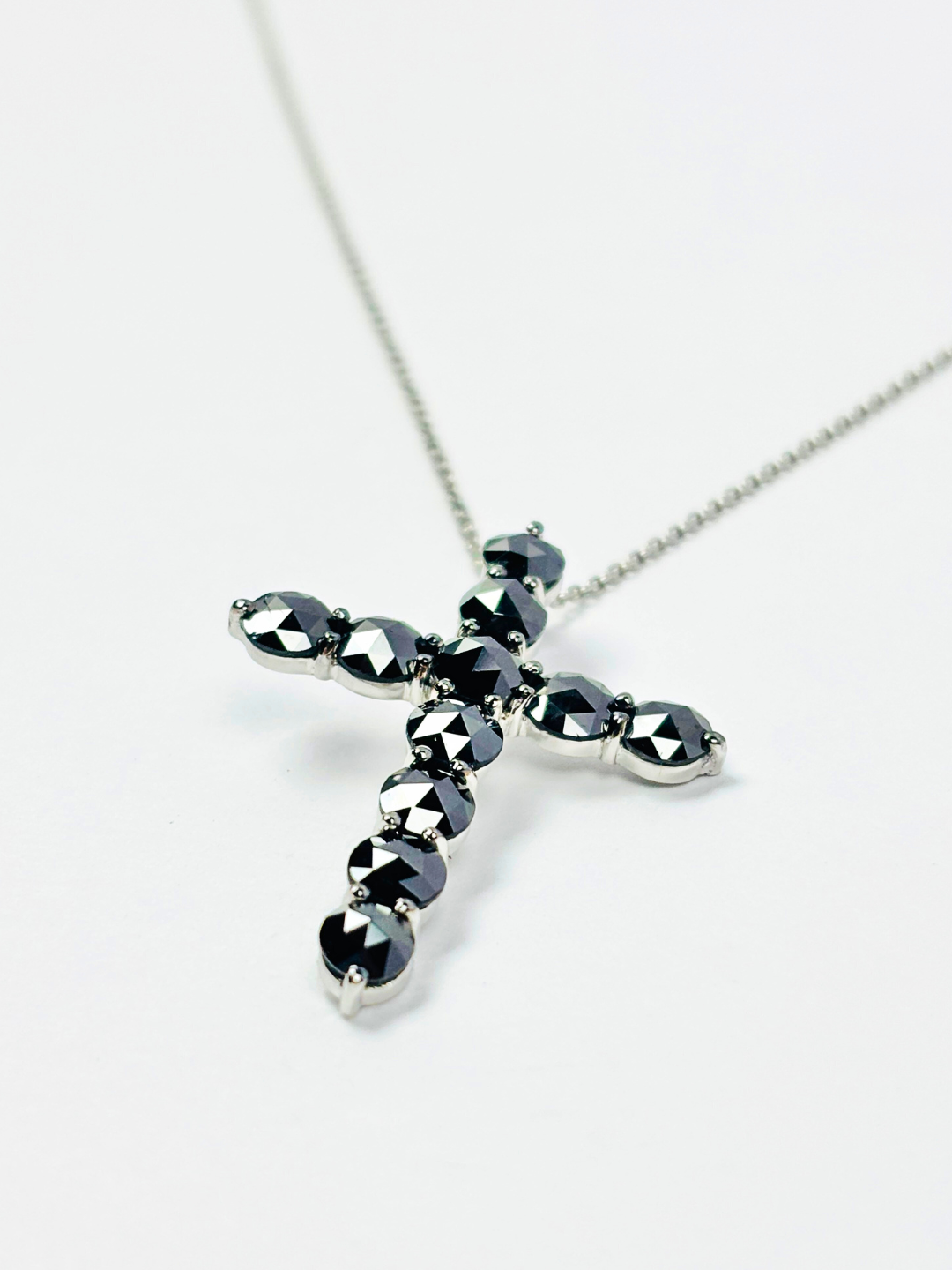 限定1点】K18wg・ブラックダイヤクロスペンダント – ex'position