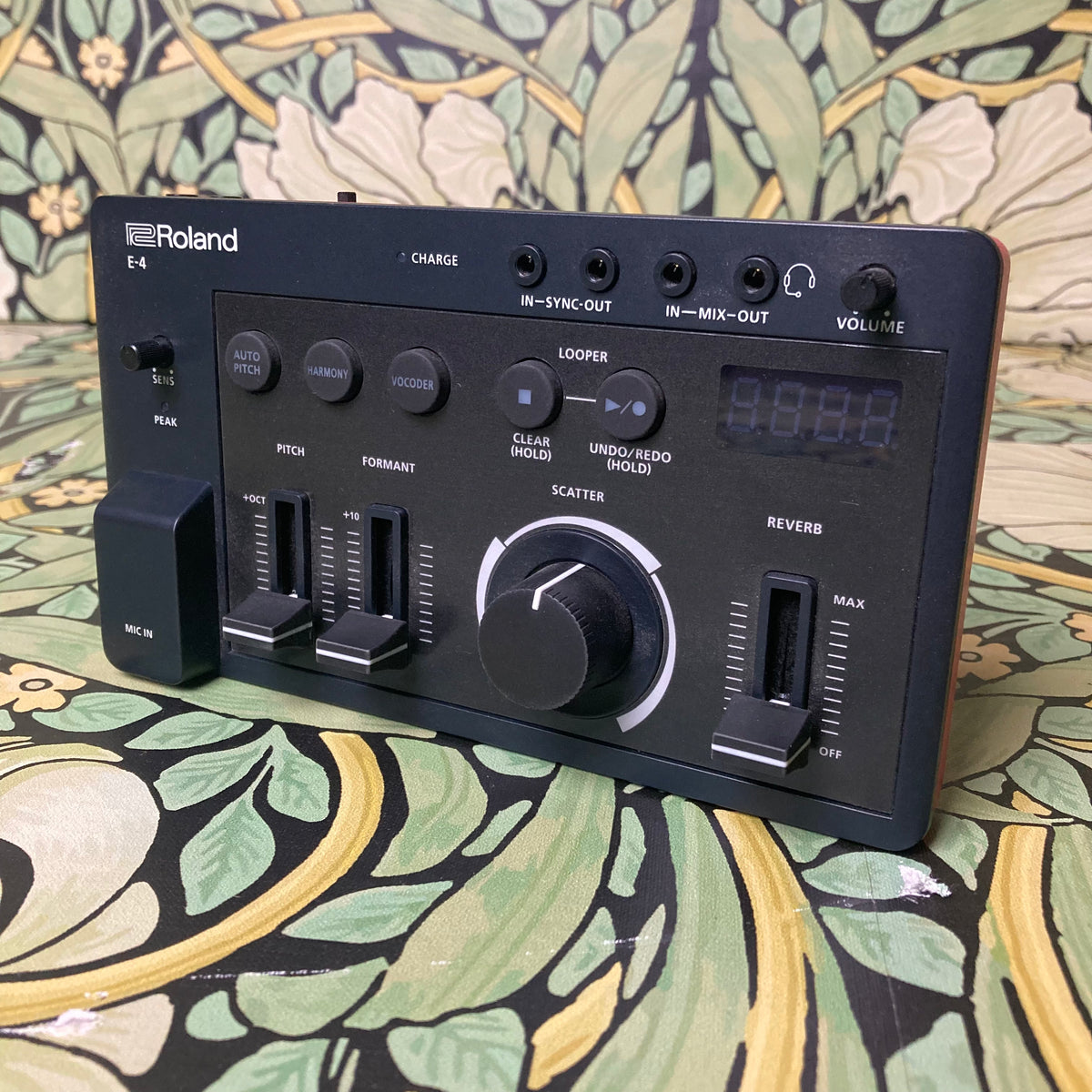 Roland Aira Compact E-4 Voice Tweaker – eastside music supply