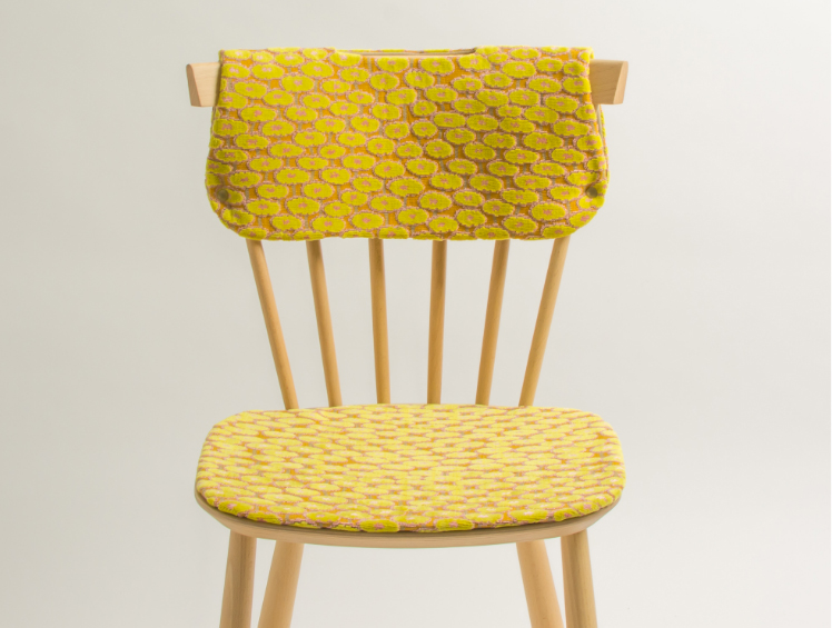 FDBモブラーJP / minä perhonenの生地をまとうチェアJ46〈Hippo〉