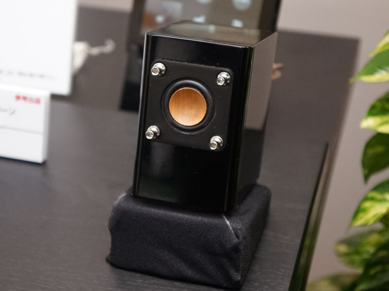 超小型ウッドコーンスピーカー。ティアックはCD&ハイレゾ対応マイクロ