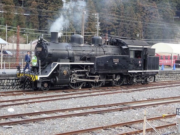 大井川鐵道 蒸気機関車 C10形式 8号機: B767-281のブログ