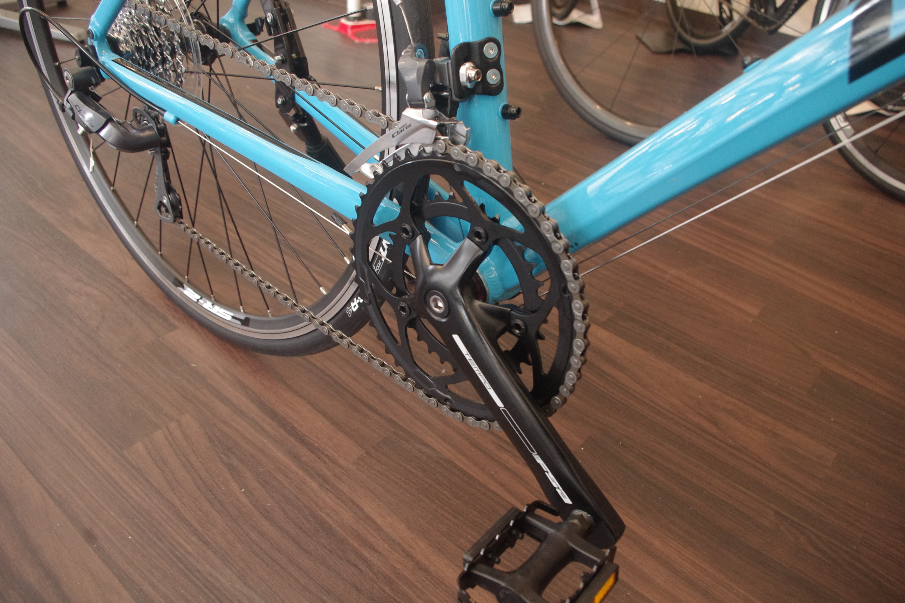 安定のエントリーロードバイク！！ GIANT DEFY4(ジャイアント