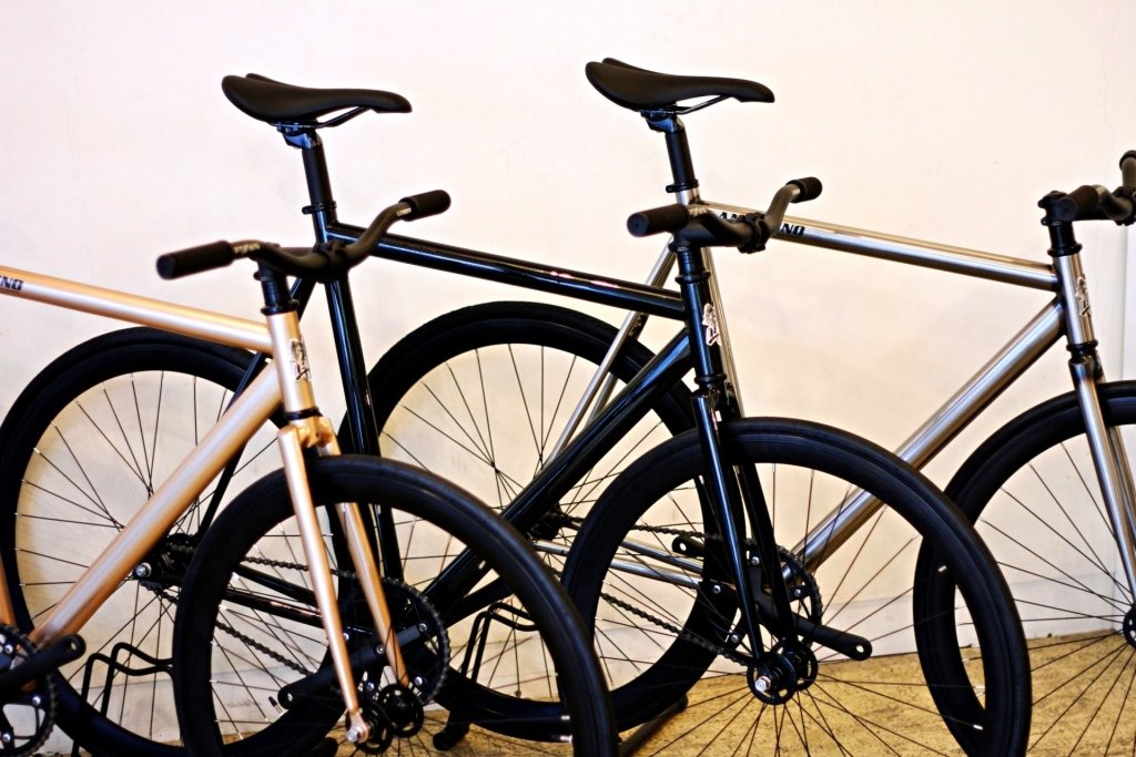 LEADER®︎唯一の鉄フレーム！ANGELINO | ブローチャーズ - BROTURES