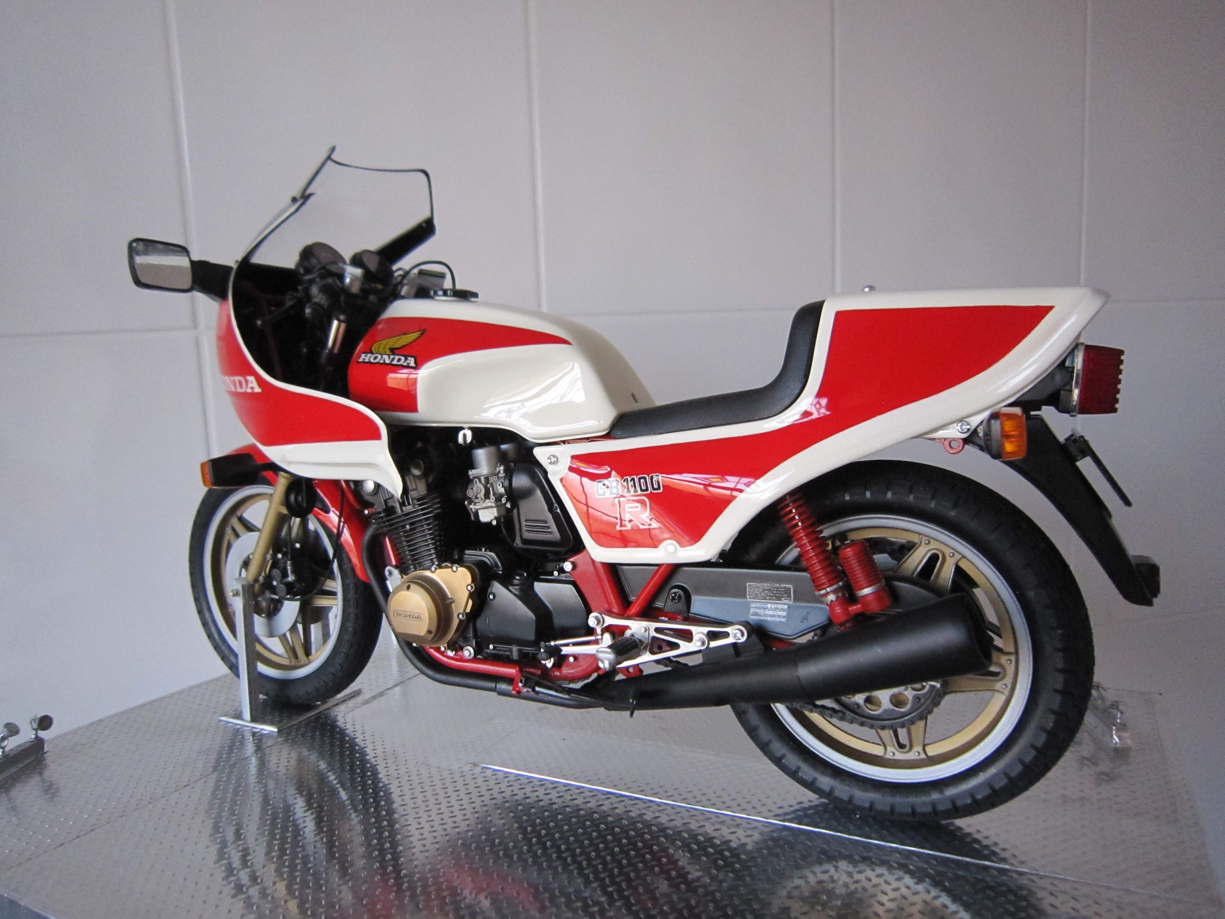 1/6 Tamiya Honda CB1100R - Ready For Inspection - Vehicles