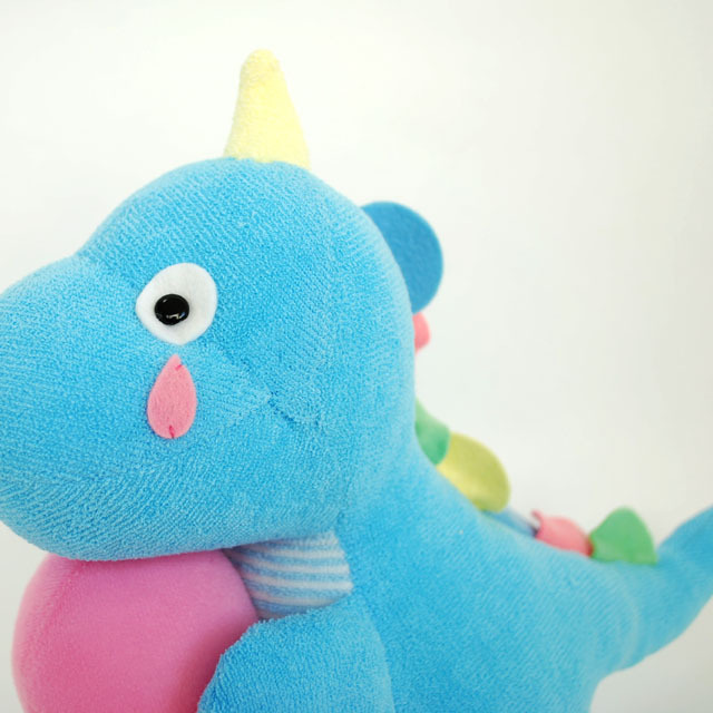 日本製 布のおもちゃ ぬいぐるみ なみだドラゴン 手・足あそび