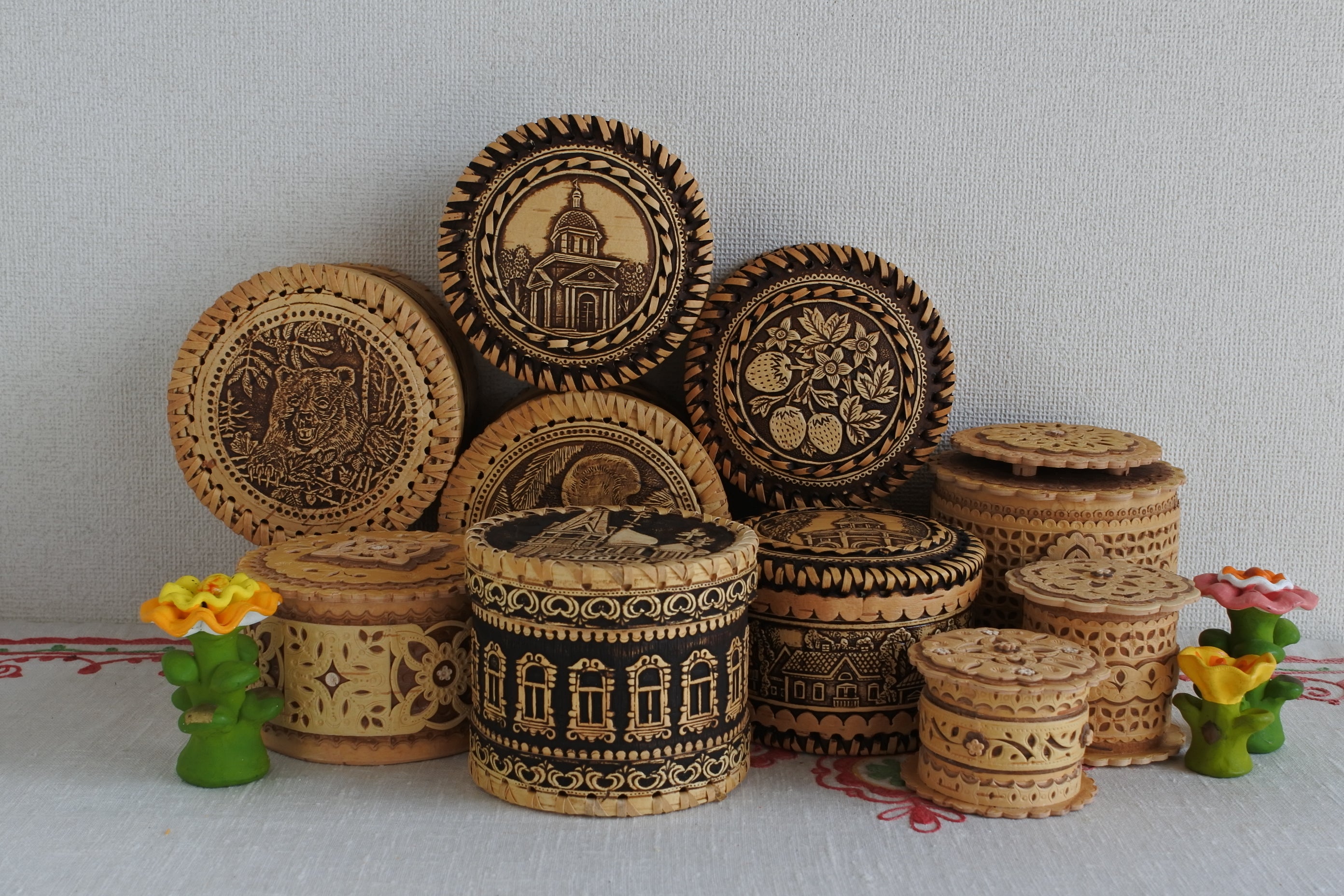 白樺細工ベレスタ 白樺樹皮 ハンドメイド ロシア民芸品 小箱