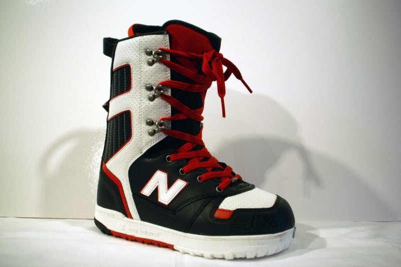 686×NEW BALANCE コラボ ブーツ＆ステッカー | SNOWBOARD SHOP NEO
