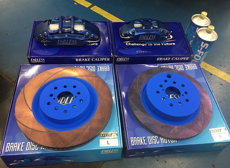 スバルBRZにエンドレス ブレーキキャリパー＆ローターセット取付