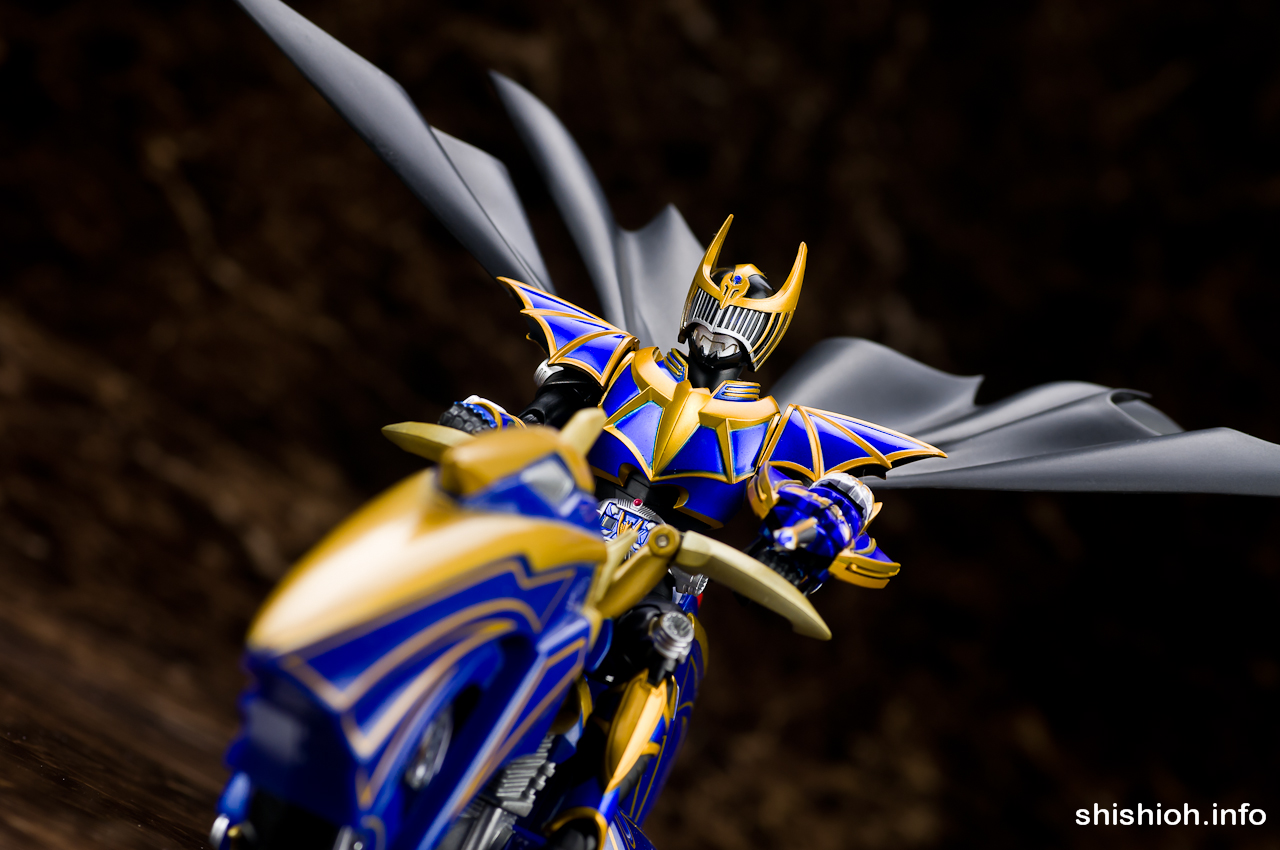 レビュー】 バンダイ S.H.Figuarts仮面ライダーナイトサバイブ [仮面