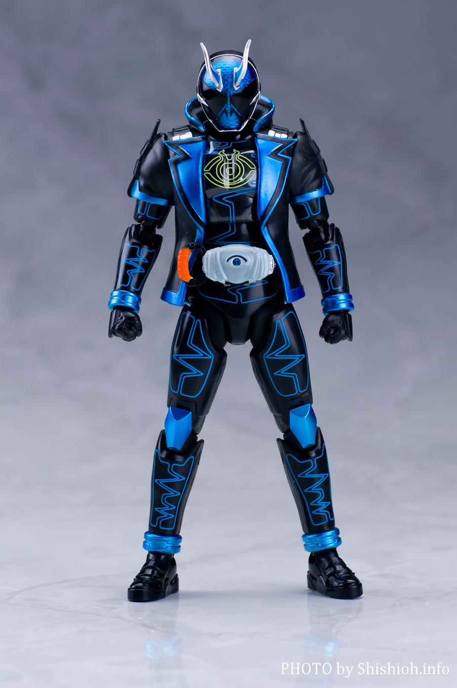 レビュー】 バンダイ S.H.Figuarts 仮面ライダースペクター [仮面