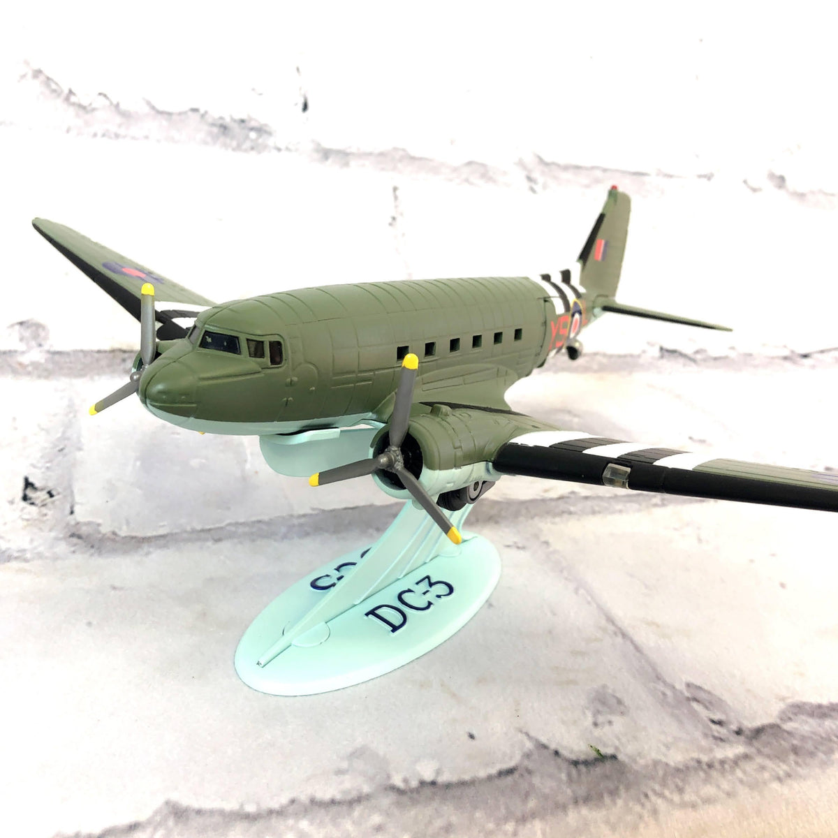 品番3937-1 1/72スケール DOUGLAS ダグラス DC-3 ダコタ 軍輸送機