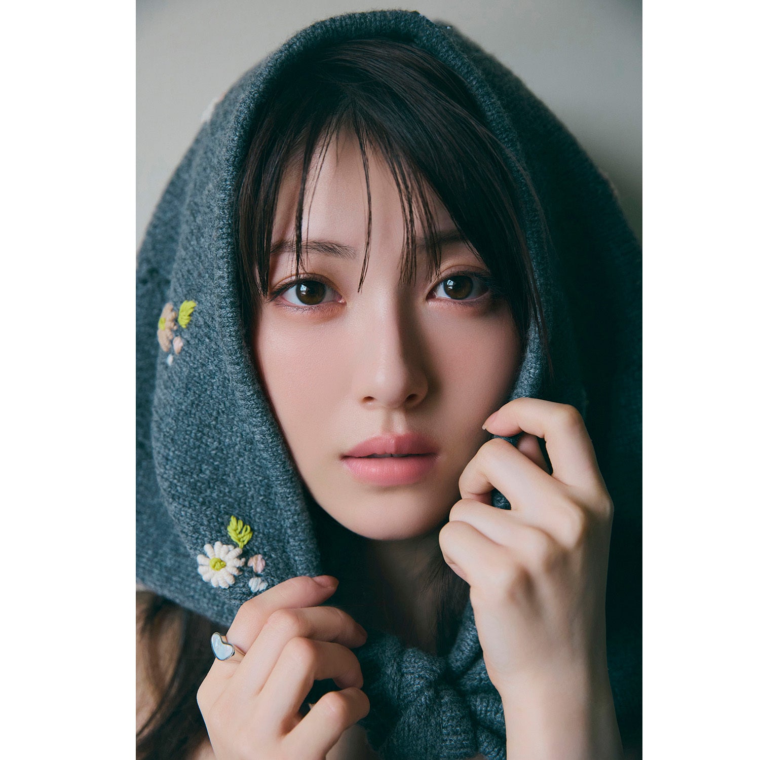 浜辺美波カレンダー 2025.04-2026.03（オフィシャルサイト限定表紙版