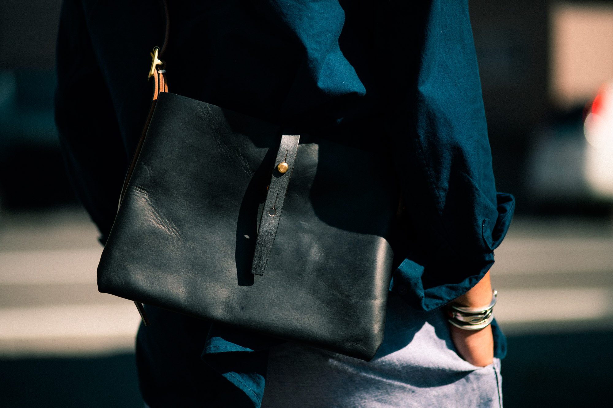 英国の空気をまとって。CHARLIE BORROW “Game Bag” のご紹介