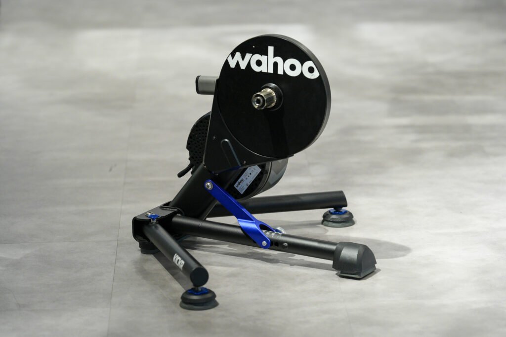 実走行に一番近いローラー台「Wahoo KICKR」シリーズ常設中！スマート