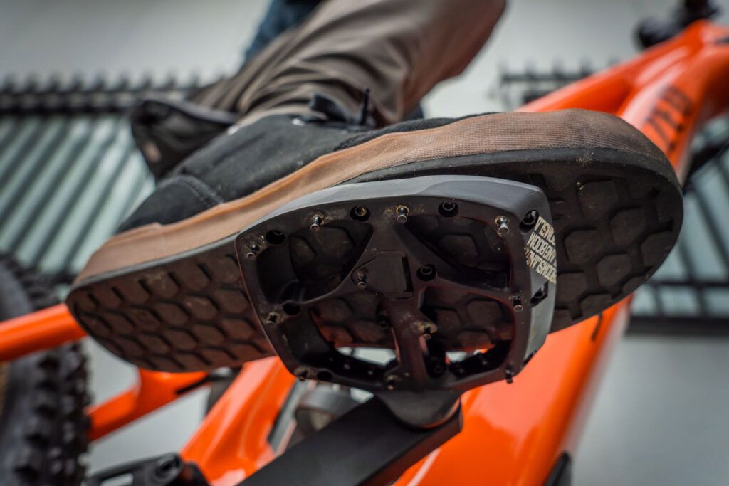 MTBだけじゃない。オールラウンダーシューズ 2FO Method｜Specialized