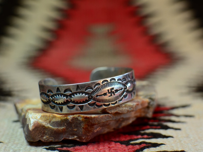 INDIAN JEWELRY LEATHER ARTS&CRAFTS Tah'bah TRADERS / Antique 卍