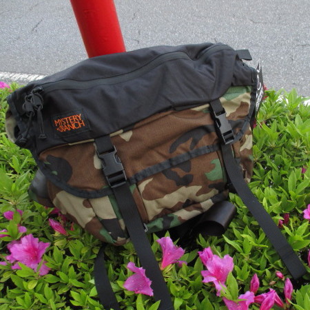 MYSTERY RANCH（USA）メッセンジャー「インベーダー