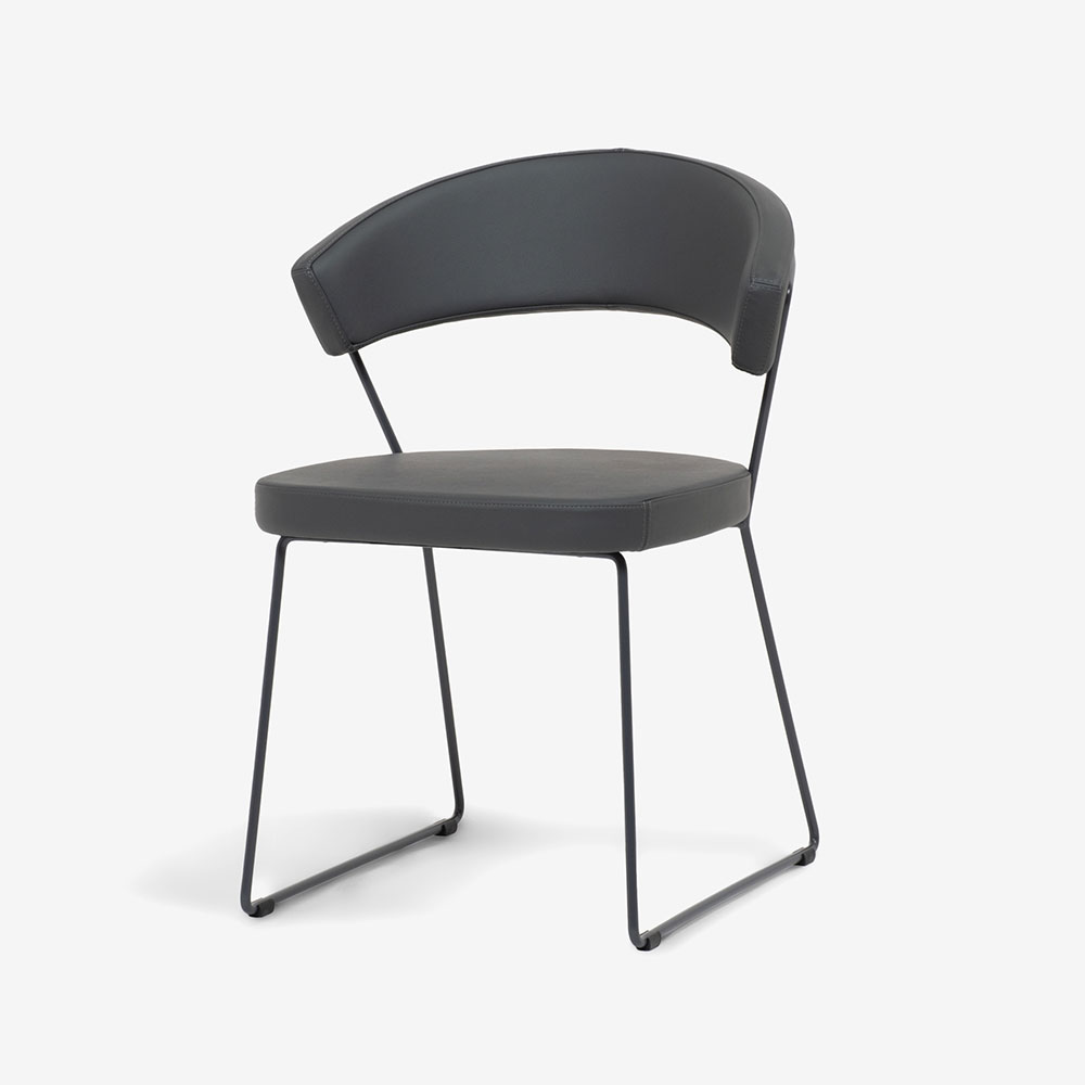 Calligaris（カリガリス）ダイニングチェア「New York CB1022」革