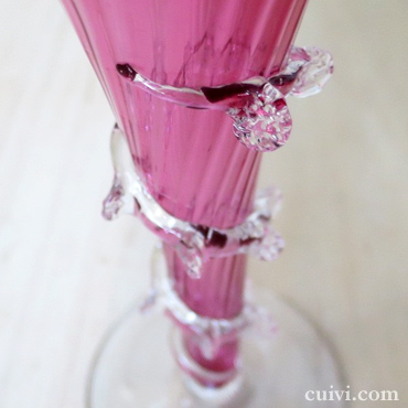 ヴィクトリアン_クランベリーガラス_フラワーベース（花瓶