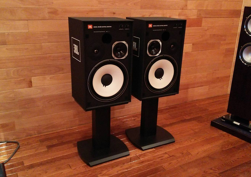 人気のモニタースピーカー JBL 4312Dの中古品を入荷いたしました