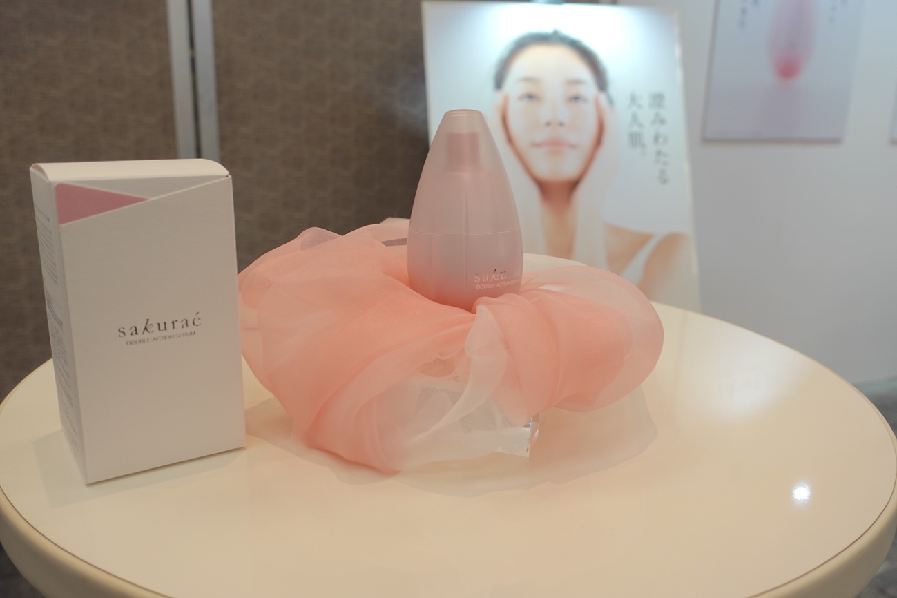 日本初「ダブル美白」を実現！大塚製薬の薬用美白美容液「サクラエ