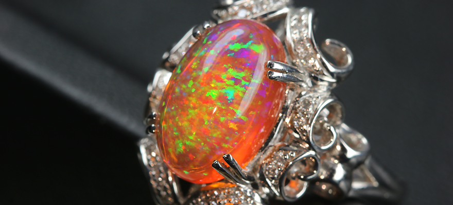 メキシコ産ファイアオパール 4.5ct ダイヤモンド プラチナ リング