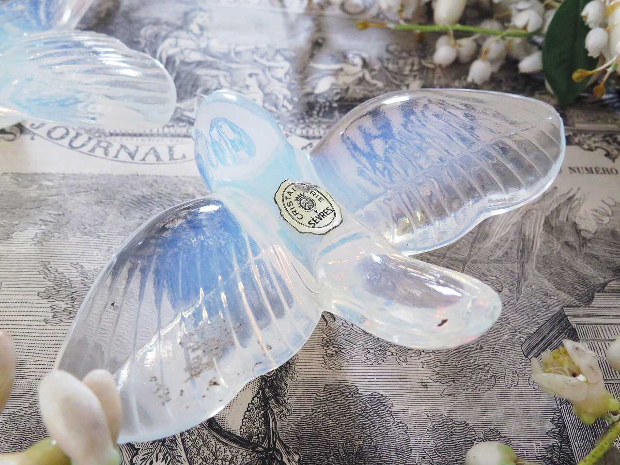 セーヴル オパールセントガラスの鳥のオブジェ - 薔薇と天使のアンティーク