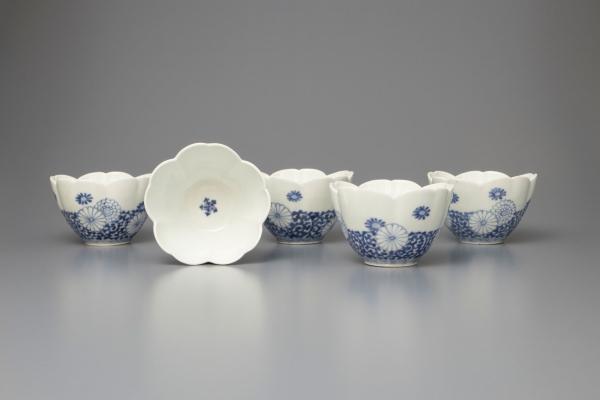 商品詳細: 古伊万里 金襴手唐花松文深鉢