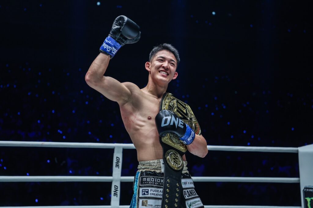 野杁正明選手がONE172にてTKO勝利し、フェザー級キックボクシング暫定
