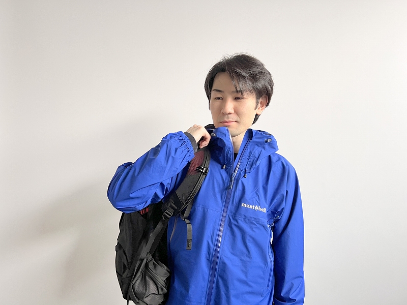 登山初心者へコスパ抜群のレインジャケット モンベルのストーム