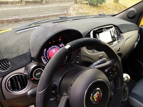 ABARTH595アルカンターラダッシュマット: 社長のほっとタイム