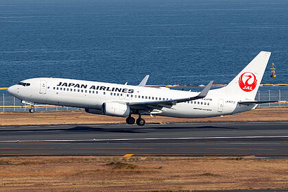 JA347J Japan Airlines Boeing 737-800 | Planespotters.net