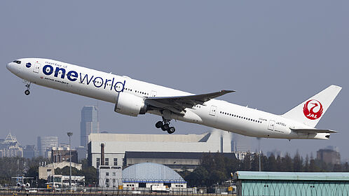 JA732J Japan Airlines Boeing 777-300ER | Planespotters.net