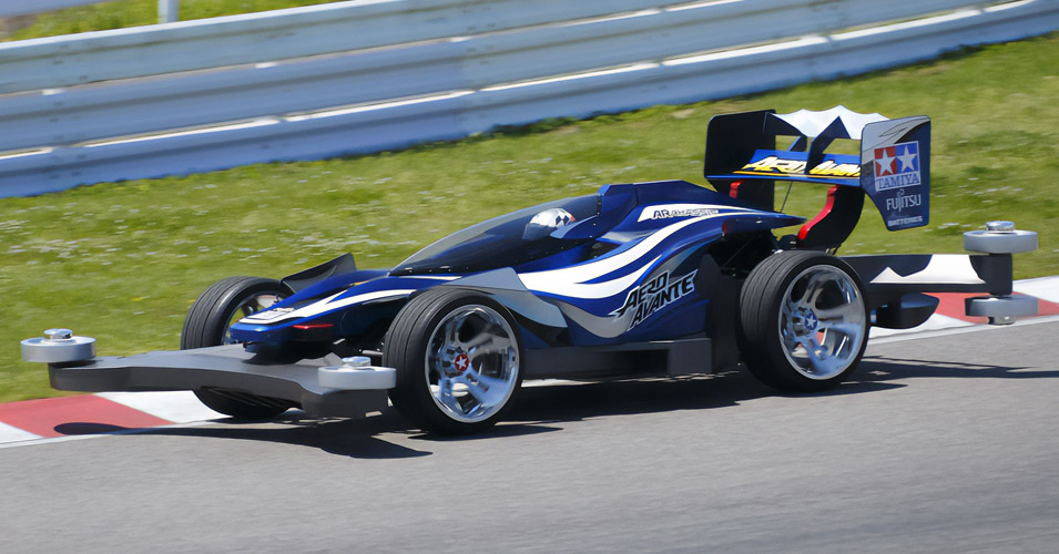 実車ミニ四駆 1/1エアロ アバンテ | タミヤ