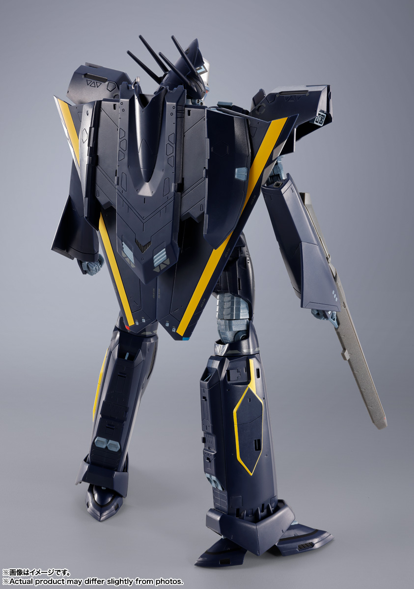 DX CHOGOKIN VF-17S Nightmare Stealth Valkyrie (Gamlin Kizaki's