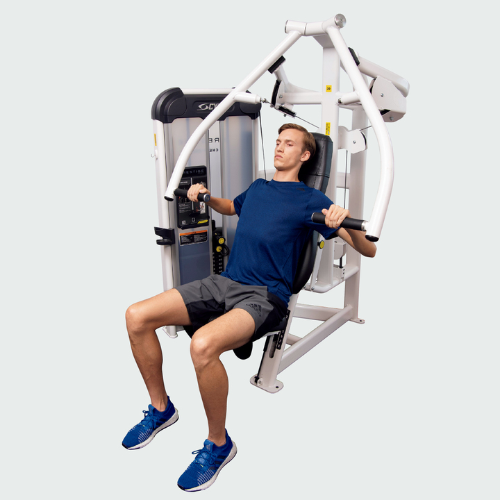 一流のマシントレ・チェストプレス：大胸筋に効かせるやり方