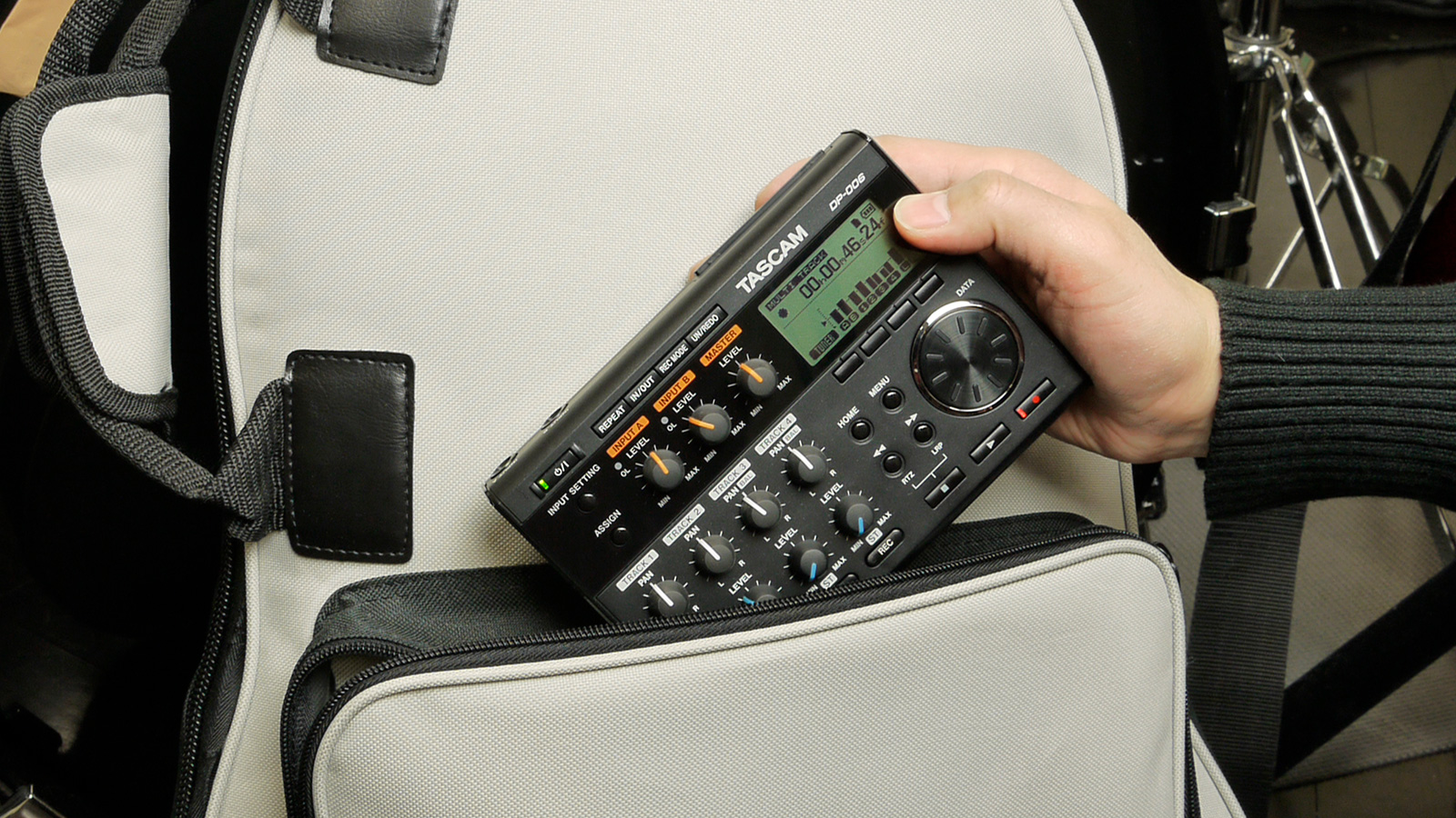 DP-006 | 6トラック SD/SDHC MTR | TASCAM (日本)