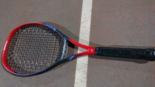 使用感レビュー】YONEX 2023年新作 VCORE100 で打球が超高弾道スピンに