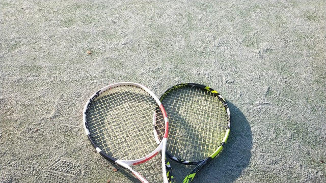 ピュアアエロ 2022とピュアストライク 100 2020の違い・比較・選び方を