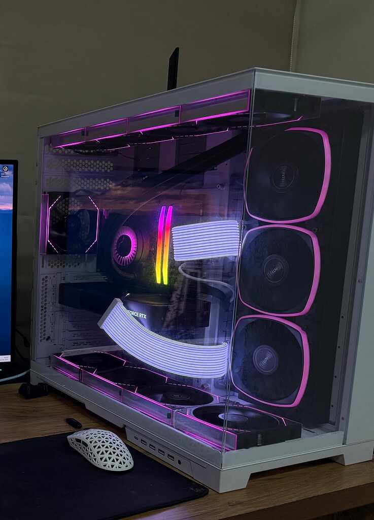 Lian Li O11 Dynamic Evo XL + Arctic 420mm Liquid Freezer iii Pro