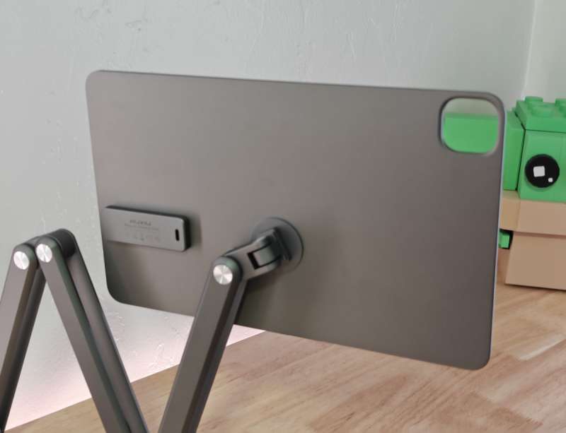 KUXIU X36 Pro MAX iPad Magnetic Charging Stand review - The Gadgeteer