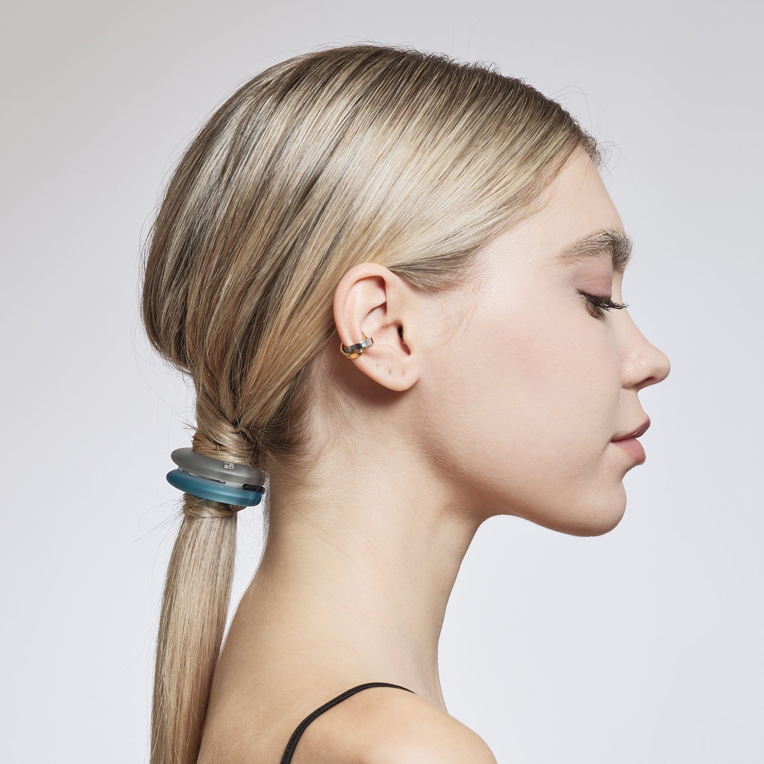 バイカラー ルーサイト ドームポニー カフ | THE HAIR BAR TOKYO