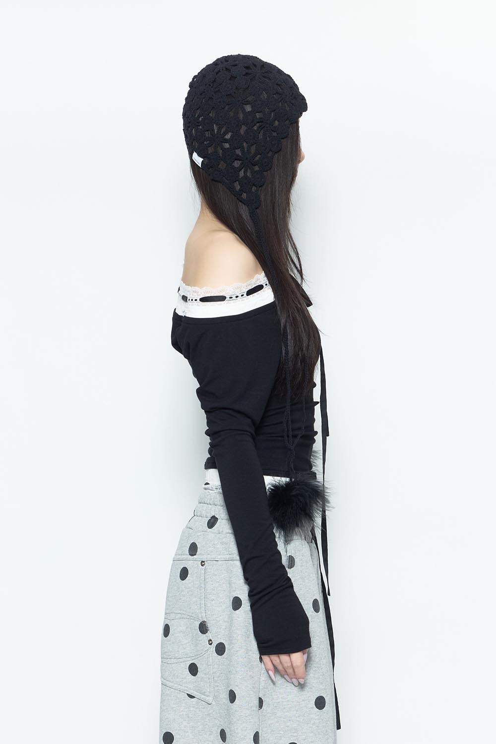THEREDTHREAD / ザレッドスレッド】S lace trim off shoulder tops