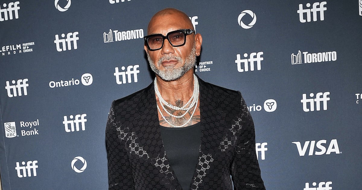 デイヴ・バウティスタ、スリムになった姿が話題 ─ 柔術で大幅減量