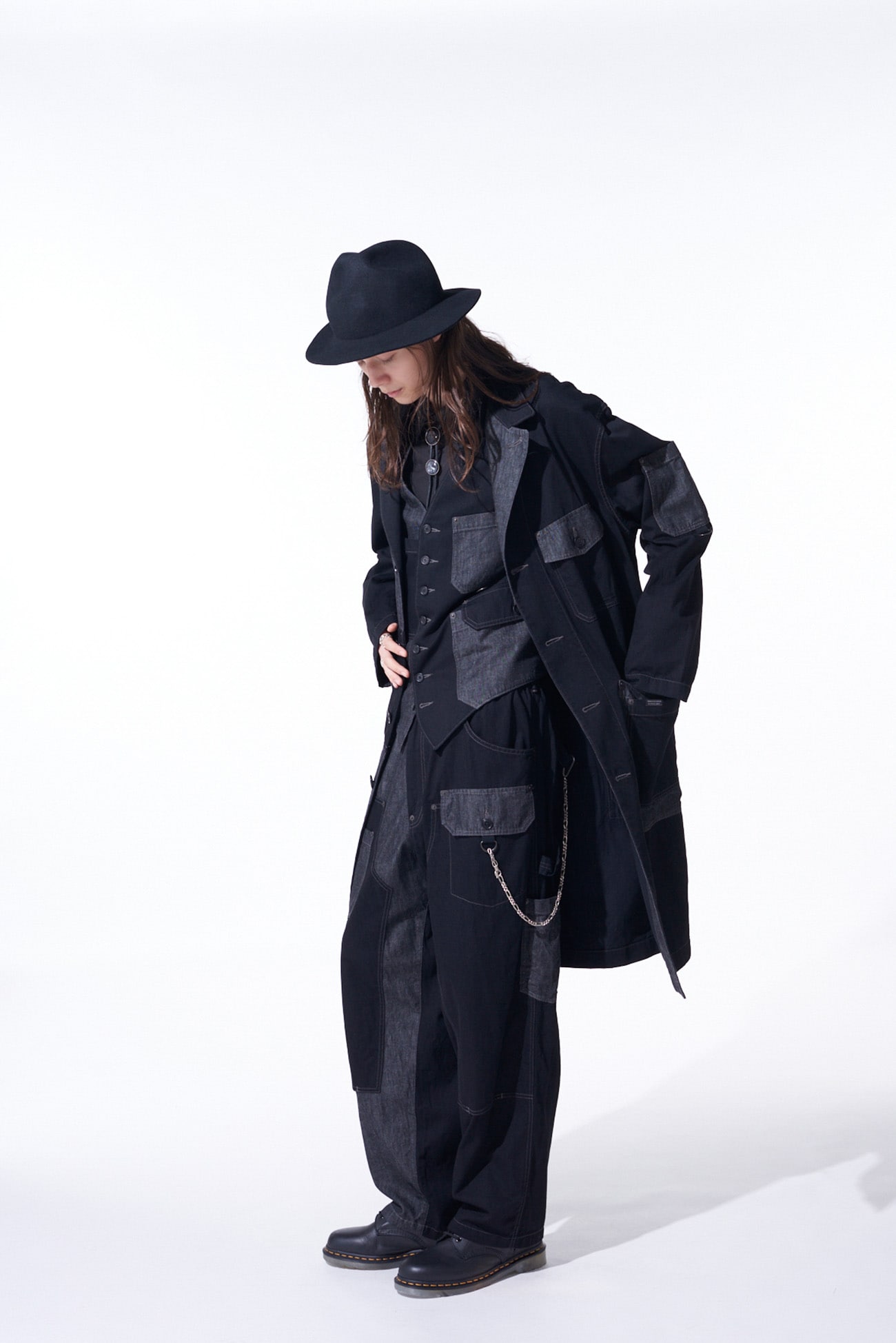 7oz DENIM CRAZY PATCHWORK SHOP COAT(M Black): S'YTE｜THE SHOP