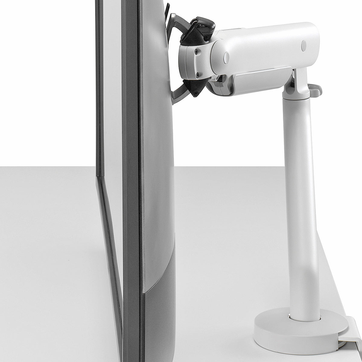 フロー X モニターアーム Flo X Monitor Arm | ハーマンミラー認定正規